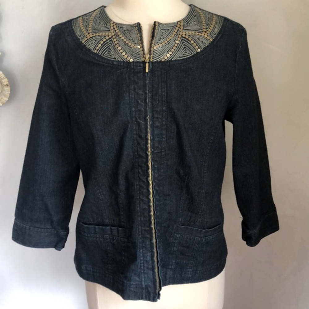 JM Collection Blue Jean jacket w/front zipper & embroidered sequins Size 10P